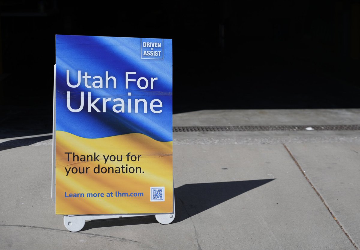LGHendersonUtah's tweet photo. The kindness of Utahns is overwhelming sometimes. My team had a great time sorting through donations at the Utah Food Bank that are slated for Ukraine.
What an incredible effort. Kudos to
@ShowUpUtah @AbbyPalmerCox @theLHMcompany
#DriventoAssist #UtahforUkraine https://t.co/UnXhJZXYAn