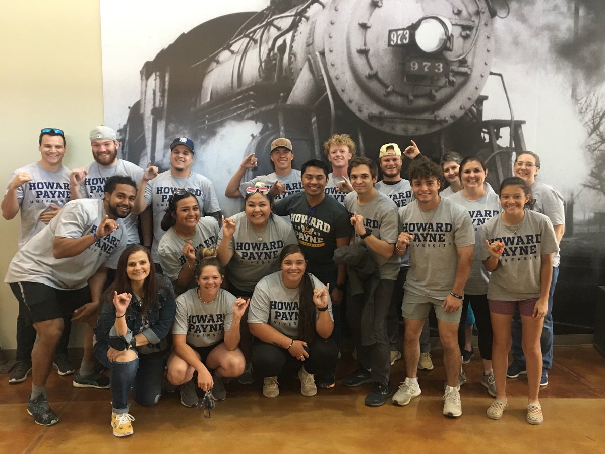 HowardPaynePres's tweet photo. Our first ever William B. Dean, D.O. Community Impact Day couldn’t have gone better today.  Sixteen locations, over 400 volunteers.  Love seeing our HPU family loving our community. https://t.co/H6VTAhIjvC