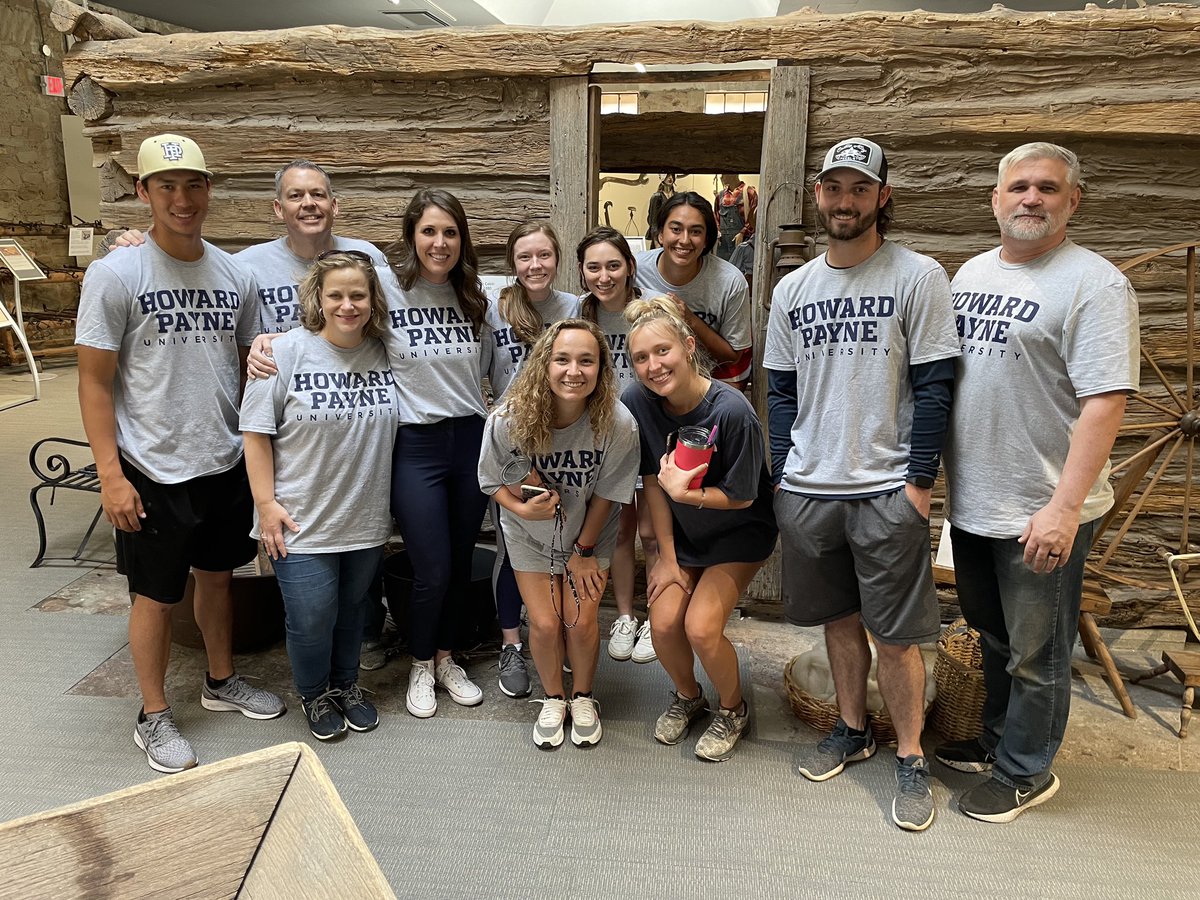 HowardPaynePres's tweet photo. Our first ever William B. Dean, D.O. Community Impact Day couldn’t have gone better today.  Sixteen locations, over 400 volunteers.  Love seeing our HPU family loving our community. https://t.co/H6VTAhIjvC