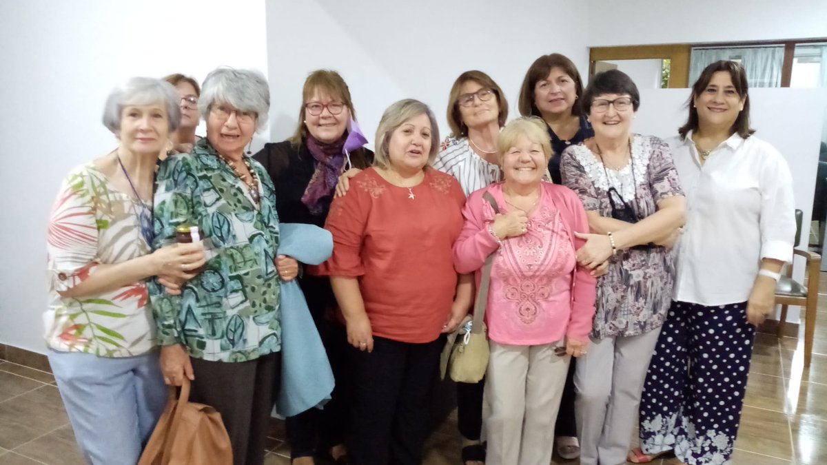 NursesDe's tweet photo. Ayer re inaguramos Sede, Reflexionamos sobre el Mes de la Mujer y agradecimos a la Prof. Mercedes Perez, Decana saliente de Fenf Udelar, por la gestion realizada https://t.co/uZdyQJpwVx
