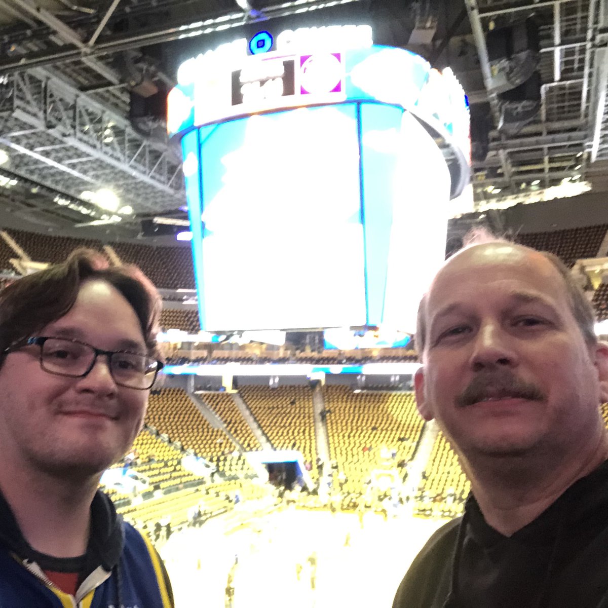 mddcon's tweet photo. Golden State Warriors!! Here at Chase in SF! #WarriorsGround https://t.co/rjGFAtd6xi
