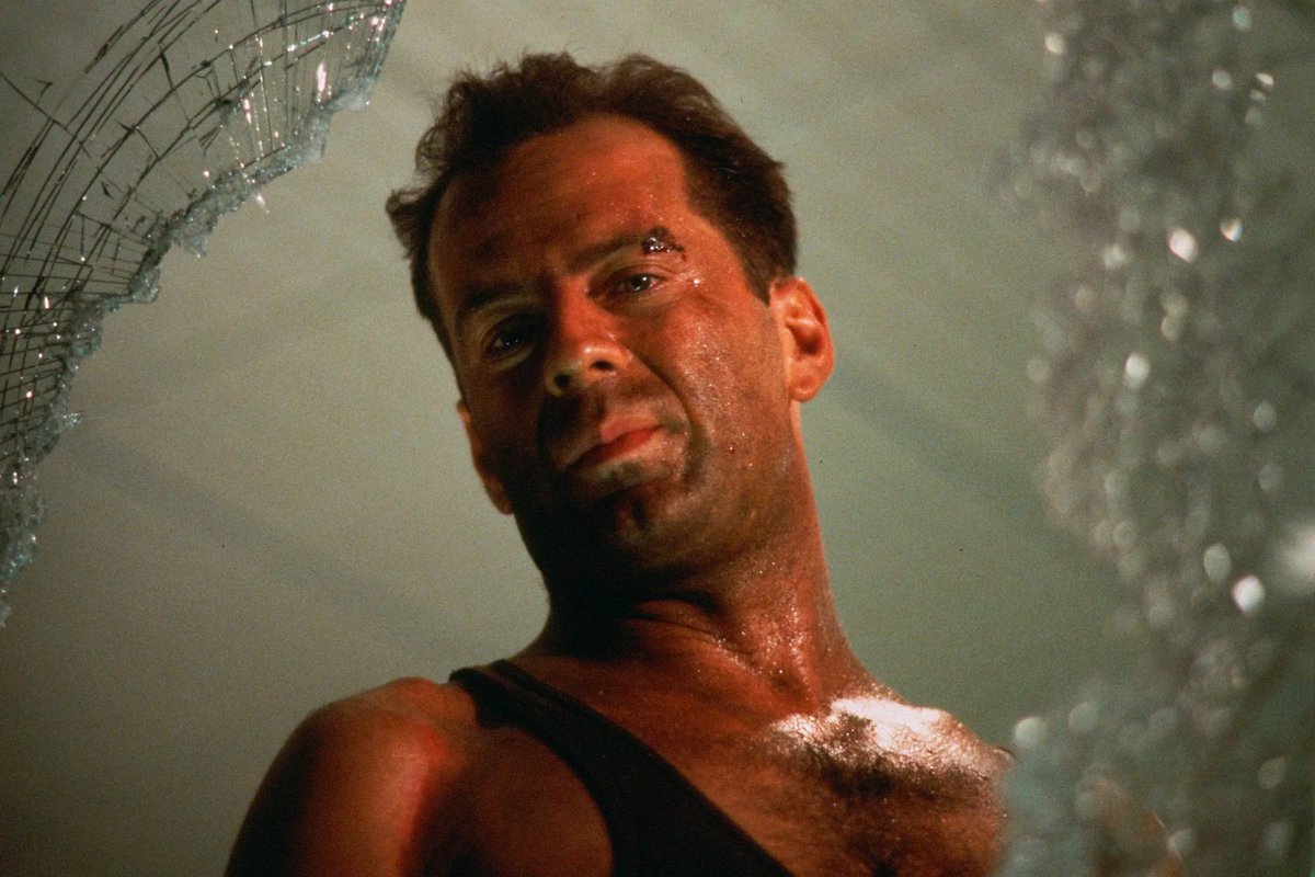 MiPiaceVOD's tweet photo. Siempre con #BruceWillis. https://t.co/5PHYuqY4Rz