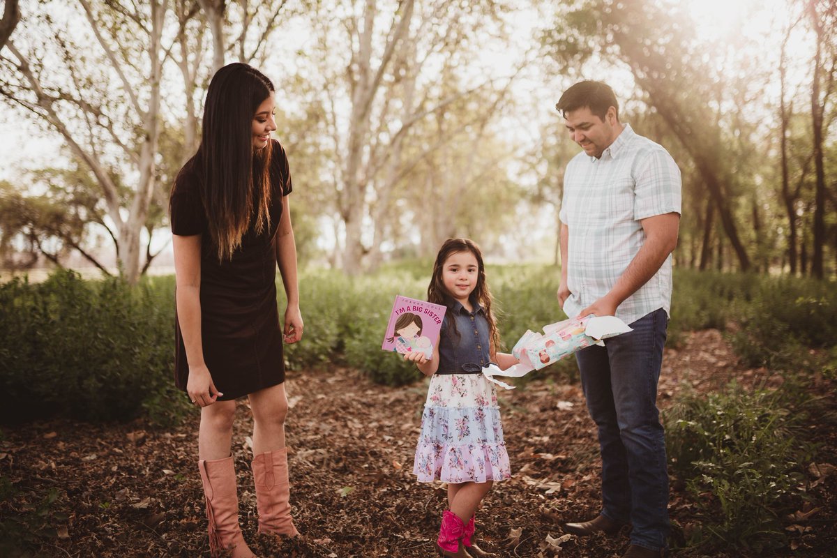 Teya_Botella's tweet photo. Happy to announce our family is growing 💗 Baby girl arriving in September 👨‍👩‍👧‍👧 https://t.co/VNuTTLHNm9