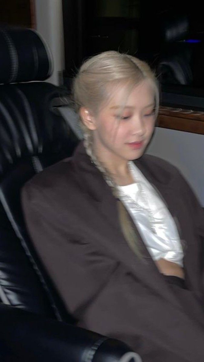 Bạo lực mạng nó rất đáng sợ làm ơn dừng lại đi được không🙏🙏
Cô ấy không xứng đáng phải chịu những điều như vậy, làm ơn lời nói nhìn vậy chứ nó rất đáng sợ nên làm ơn dừng lại đi🙏
WE LOVE YOU ROSÉ
블랙핑크 로제 #ROSÉ #로제