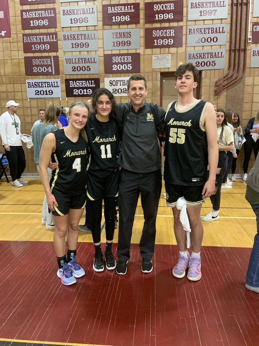 Thank you <a href="/HorizonHawksAD/">Marty Tonjes</a> for hosting this amazing event!!! So much fun 💛🖤 MoHi well represented 👏🏼