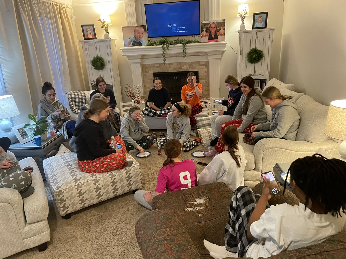 First team dinner in THREE YEARS!! We are so thankful to have these memory-making times together back!! Thank you Tina and Cameron for hosting us! It was so fun!