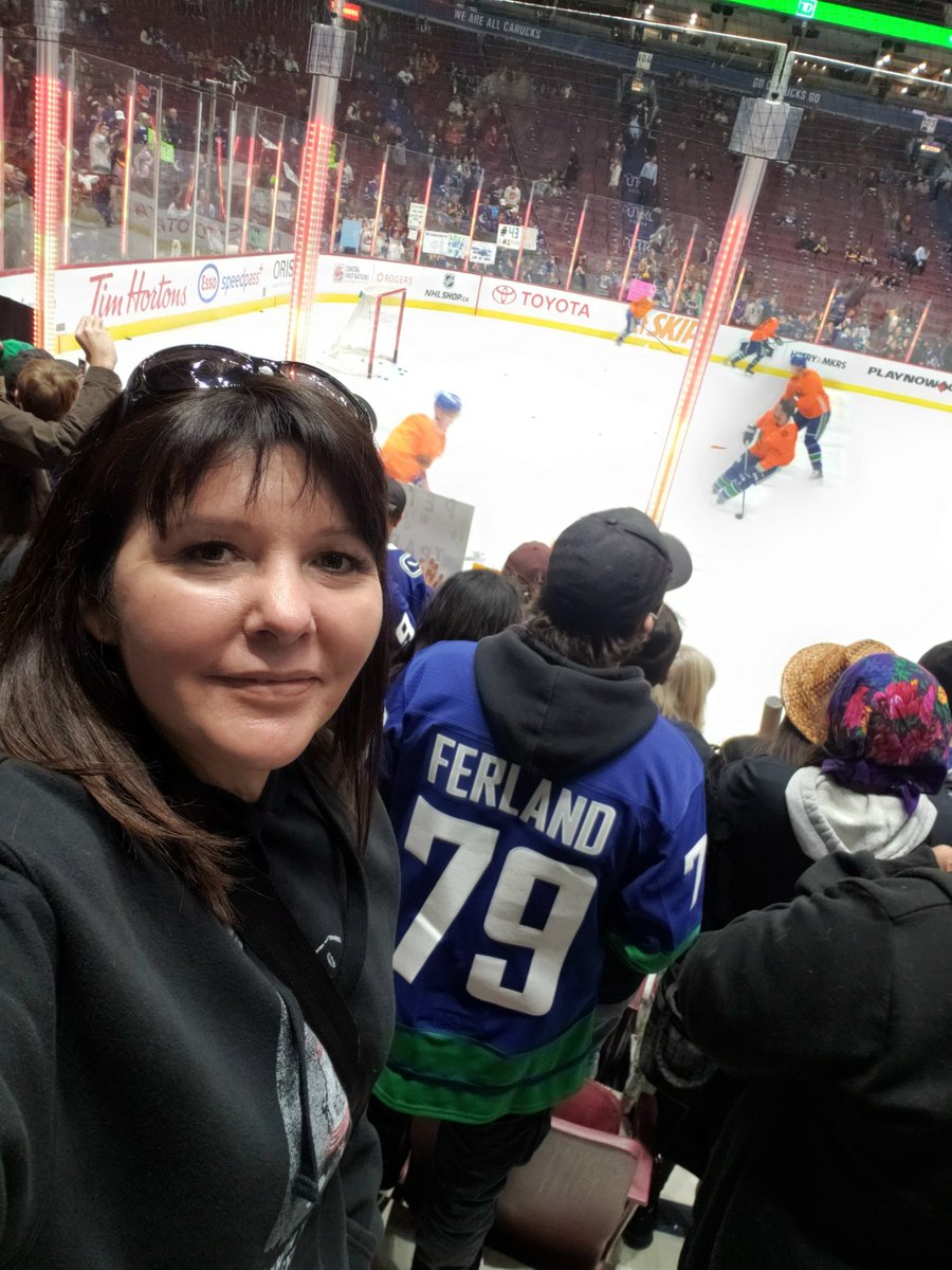 #represent <a href="/ferdaddy27/">Micheal Ferland</a>  wish you were here <a href="/RogersArena/">Rogers Arena</a> #Canucks #Yukon