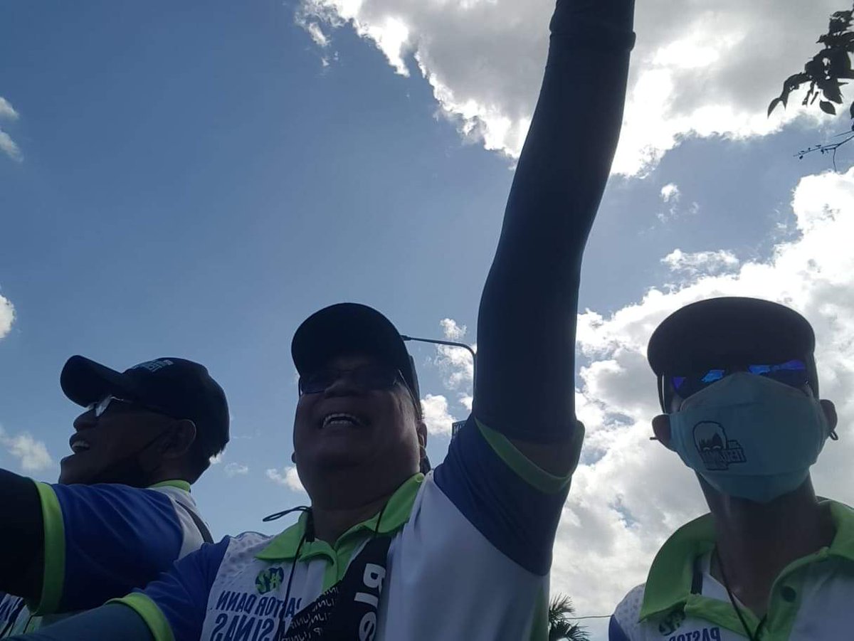 PtrDannyAsinas's tweet photo. Sa pamamagitan ng motorcade at paglalagay ng sounds sa kanilang sasakyan idinaan ng mga volunteers ni Pastor Danny Asinas at ng Team Bless para ipaalam ang kanilang suporta sa pag takbo ni Pastor Danny Asinas bilang Vice Mayor at Pastor Nelson Pascual bilang Mayor Ng Montalban. https://t.co/YXEMIenGut