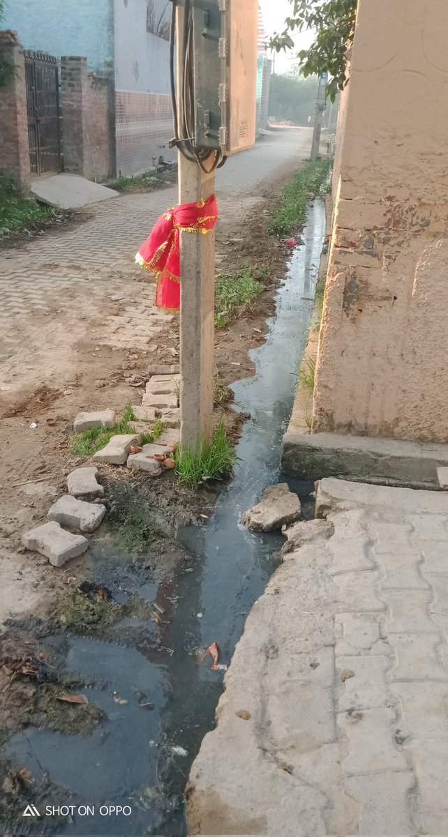 Sachinboora07's tweet photo. श्रीमान - @cmohry 
विषय- गली में सफाई न होने के बारे में 
@cmohryहम शिकायत कर के थक चुके है और हमारे गांव मोई हुड्डा (तहसील गोहाना , जिला सोनीपत ) की गलियों में इतना गन्दा हाल है 2 सफाई कर्मचारी होने के बावजूद भी सफाई नहीं होती जिससे गांव के लोग बीमार हो रहे है
कृप्या संज्ञान ले https://t.co/AEEM1JJIU3