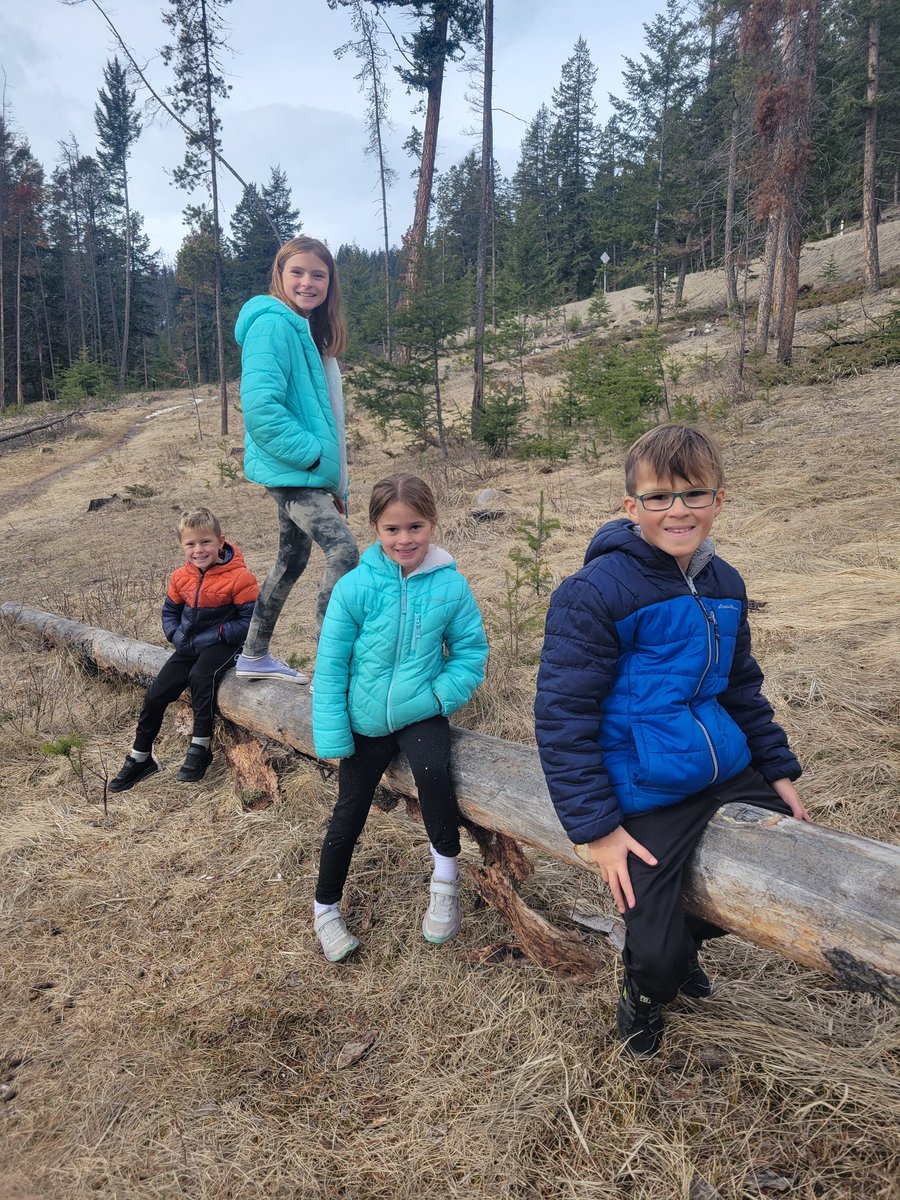 EricaTsi's tweet image. Mountain air is just what this family needed!  Hitting the slopes tomorrow and enjoyed our hike in Maligne canyon today. We take none of these moments for granted.  #familytime #skication #jasper #marmot