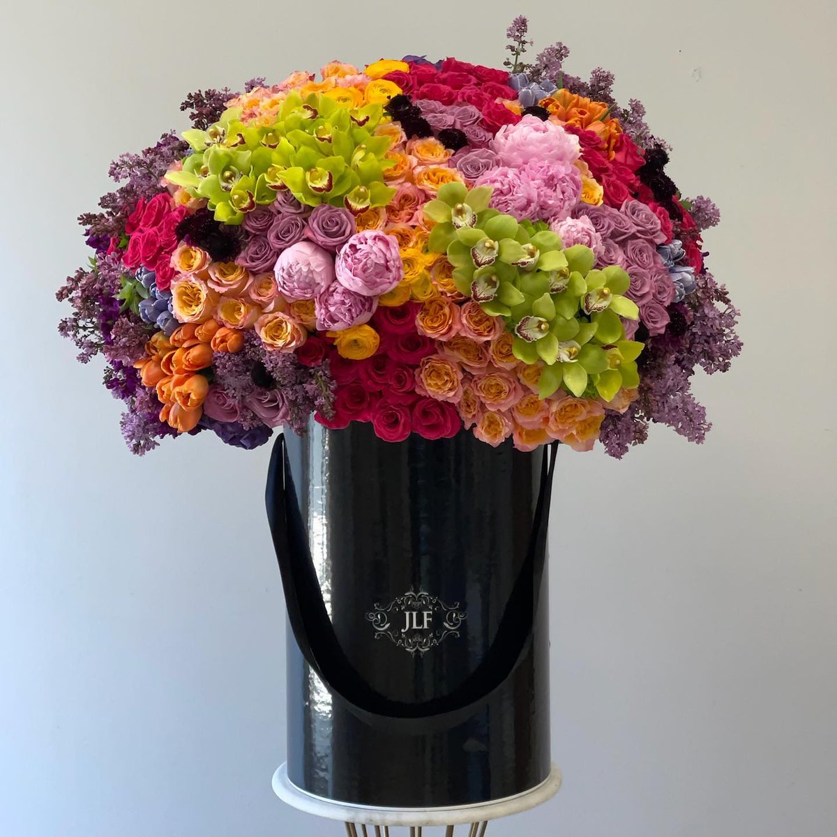 JadoreLesFleurs's tweet photo. Extraordinary delivered by jadorelesfleurs in JLF Jumbo Box🌟 #designerschoice https://t.co/KJJUFOGIzq