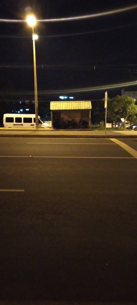 Hoy salimos de clases a las 19.15 hs y esperamos con dos compañeras desde las 19.20 hasta las 20.37 hs y ni un colectivo pasó en ese periodo de tiempo. <a href="/MuniEncarnacion/">Encarnación</a> es grave la situación del transporte, y ya estamos cansadas/os.