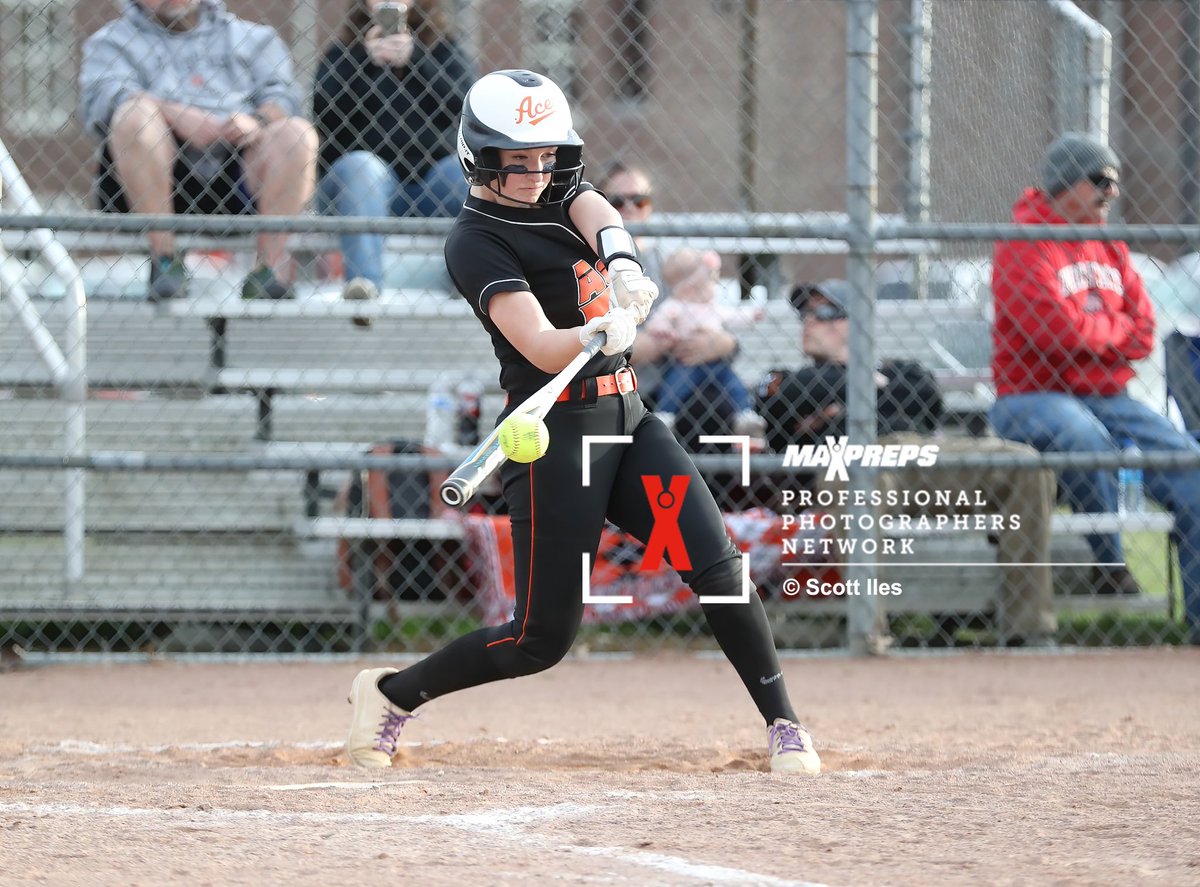 ScottIles's tweet photo. 🥎 Nice evening for some softball… Westfall vs Amanda 
@AC_Athletics1 @Westfallsoftba3 @westfalllath https://t.co/pO4kbZS63n