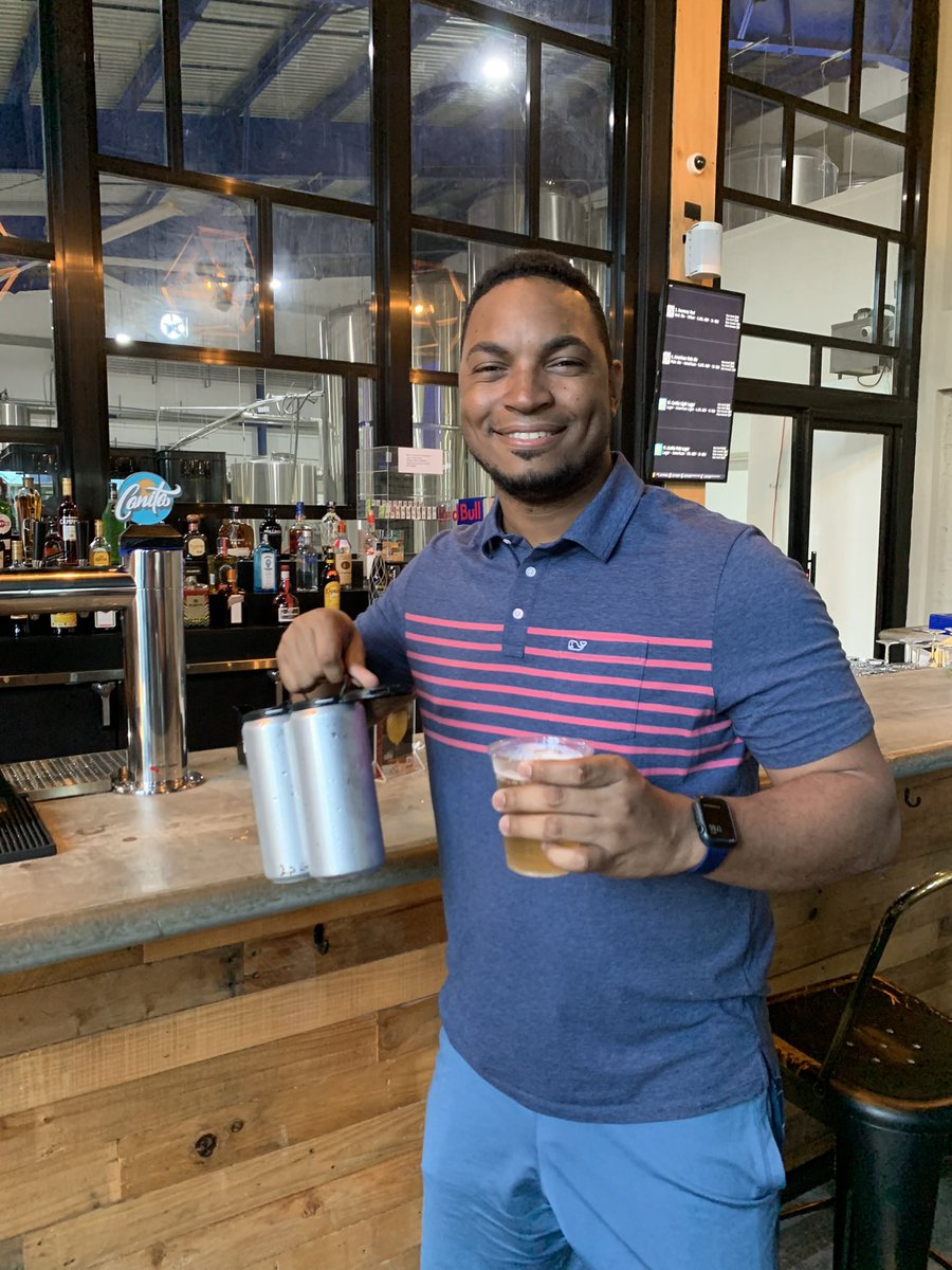 Neurin's tweet image. Disfrutando de las cosas bellas de mi país! Cerveceria Canita! Salud!