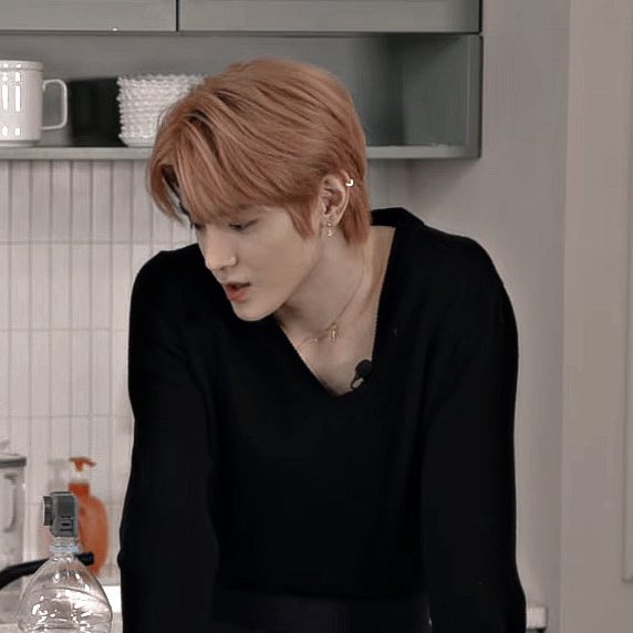 Ieetaesthetic's tweet image. Taeyong really is the most attractive man to exist