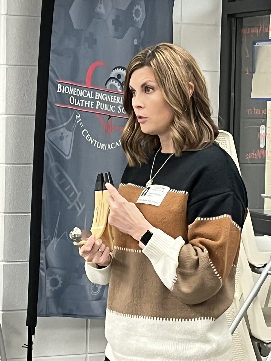 OlatheBIOeng's tweet photo. Freshmen had two amazing guests today! Emily Perkins, who works with prosthetics and via zoom, Andy Hitz, an upper extremity ambassador with a myoelectric prosthetic arm. We learned so much from both of them! Thank you! #futurebioengineers @Olathe21st https://t.co/XaRKFY2y6F