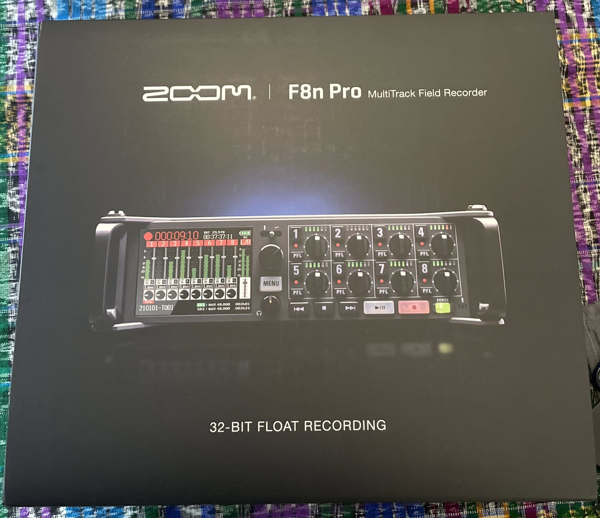 This is a well suited replacement for my F4. <a href="/ZoomSoundLab/">Zoom</a>
