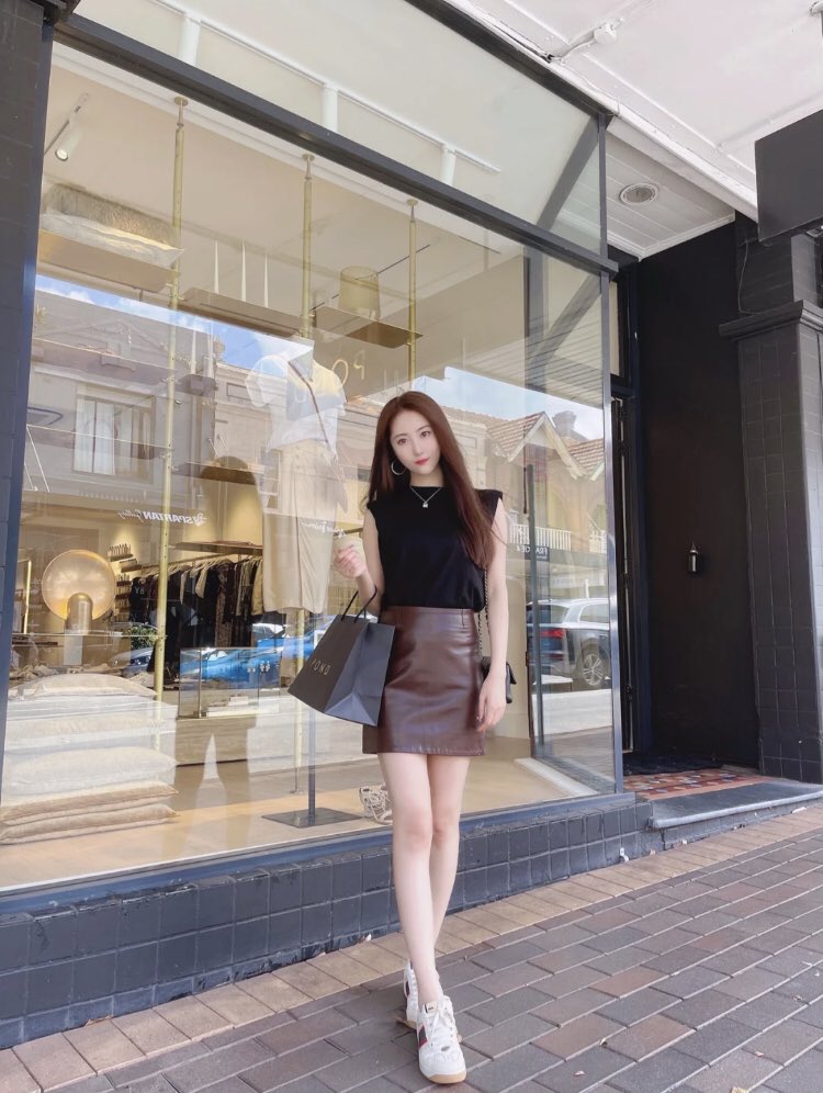 MissShen0920's tweet photo. The last day of March. I hope April will come!＃selfie https://t.co/xOt2rNUZMl