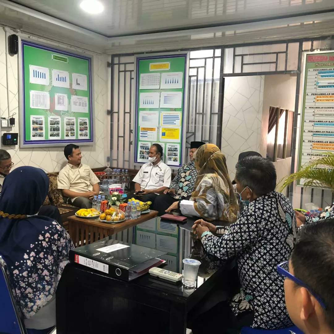 EvaRoza9's tweet photo. Late Post 
Penilaian Koperasi Berprestasi Tingkat PKP RI Provinsi Sumbar 
Tgl 30 Maret 2022

@PENYULUH_COOP
@KemenkopUKM 
#penyuluhkoperasi 
#ppklkemenkopukmri
#ppklindonesia 
#ppklsumaterabarat 
#ppklkabupatenagam 
#KoperasiKeren 
#depcoop https://t.co/q8Ph6A9GOo
