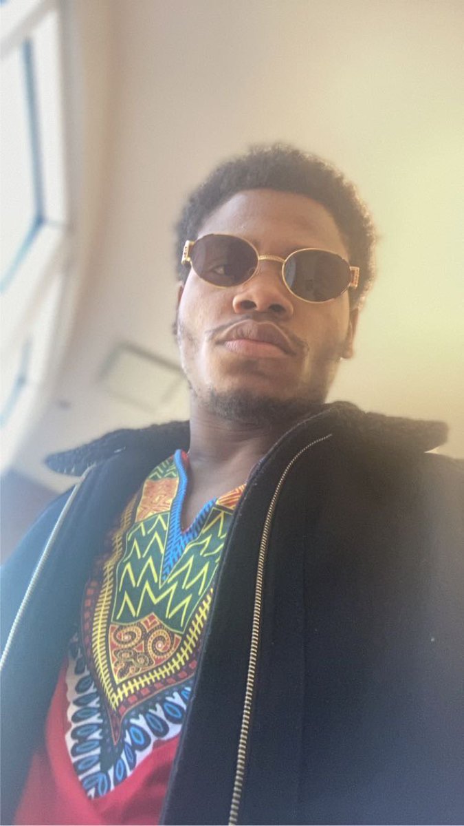 Debokill20's tweet photo. i need a haircut😅 https://t.co/wB38N7KOG8