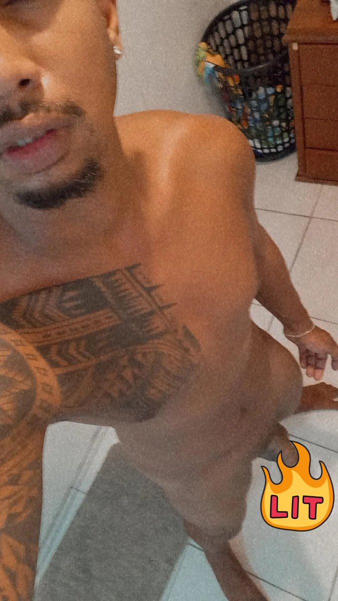 Pretinho7300's tweet photo. Já viu como minha #Tatoo tá bonita.
#Focanatatoo 
#Preto #gaysbr #negao https://t.co/HV6y9364U4
