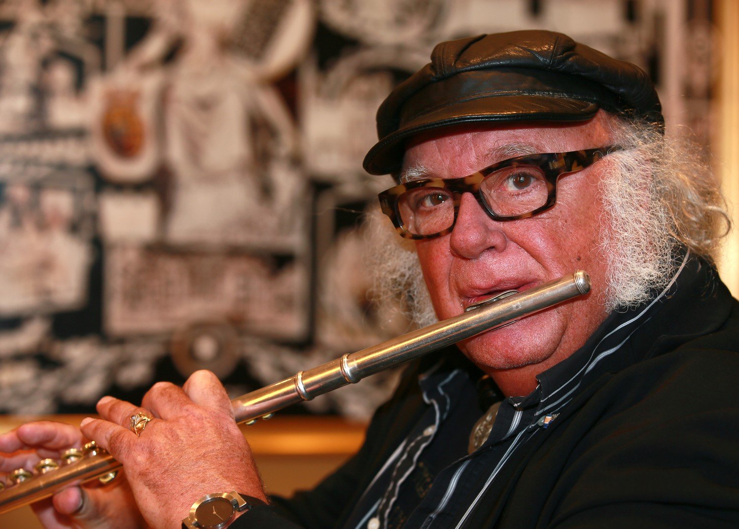 Happy 74 birthday to the legendary Focus singer and multi-instrumentalist Thijs van Leer! 