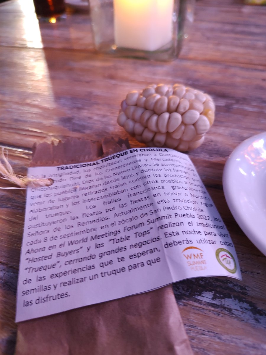 HInventiva's tweet photo. En la antigüedad, los #cholultecas veneraban a #Quetzatcoatl dios de los comerciantes. Se acostumbraba que los #pueblos llegarán desde lejos, traían consigo los productos que elaboraban y los intercambiaban a través del #trueque 
#IBELIEVEINPUEBLA
#WMFORUM
#PUEBLAABRETUSSENTIDOS https://t.co/fY436cVaea