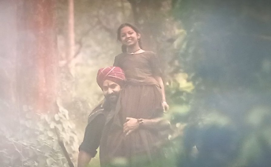 ToNy_NTR9's tweet photo. E scene Nanu Theater lo chuda ladhu Vadu credits song ragane screen off chasadu 😿
#RRRMovie @tarak9999 https://t.co/c0LBI1V78f