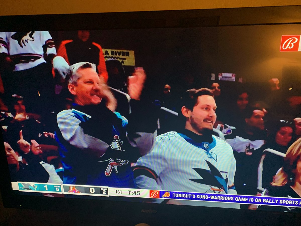LMaurisak's tweet photo. @SanJoseSharks MOM! GET THE CAMERA! I’M ON TV!!!! https://t.co/bMD6XUaVQM