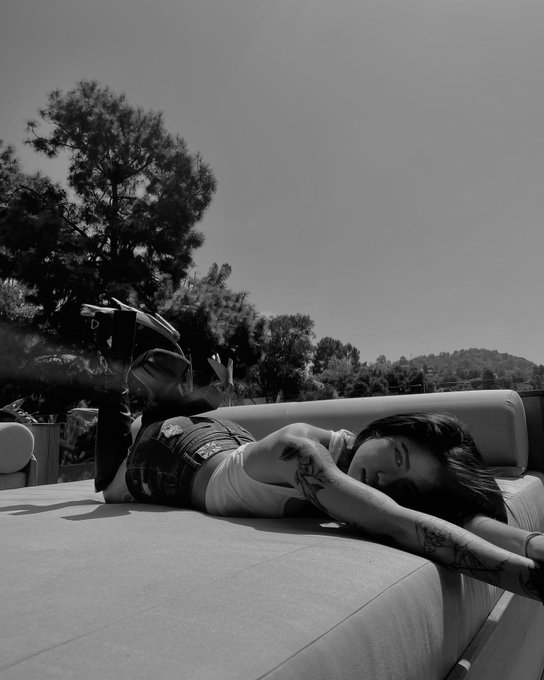 Watch shark.baee🇵🇸's leaked NSFW photo on TwXstars