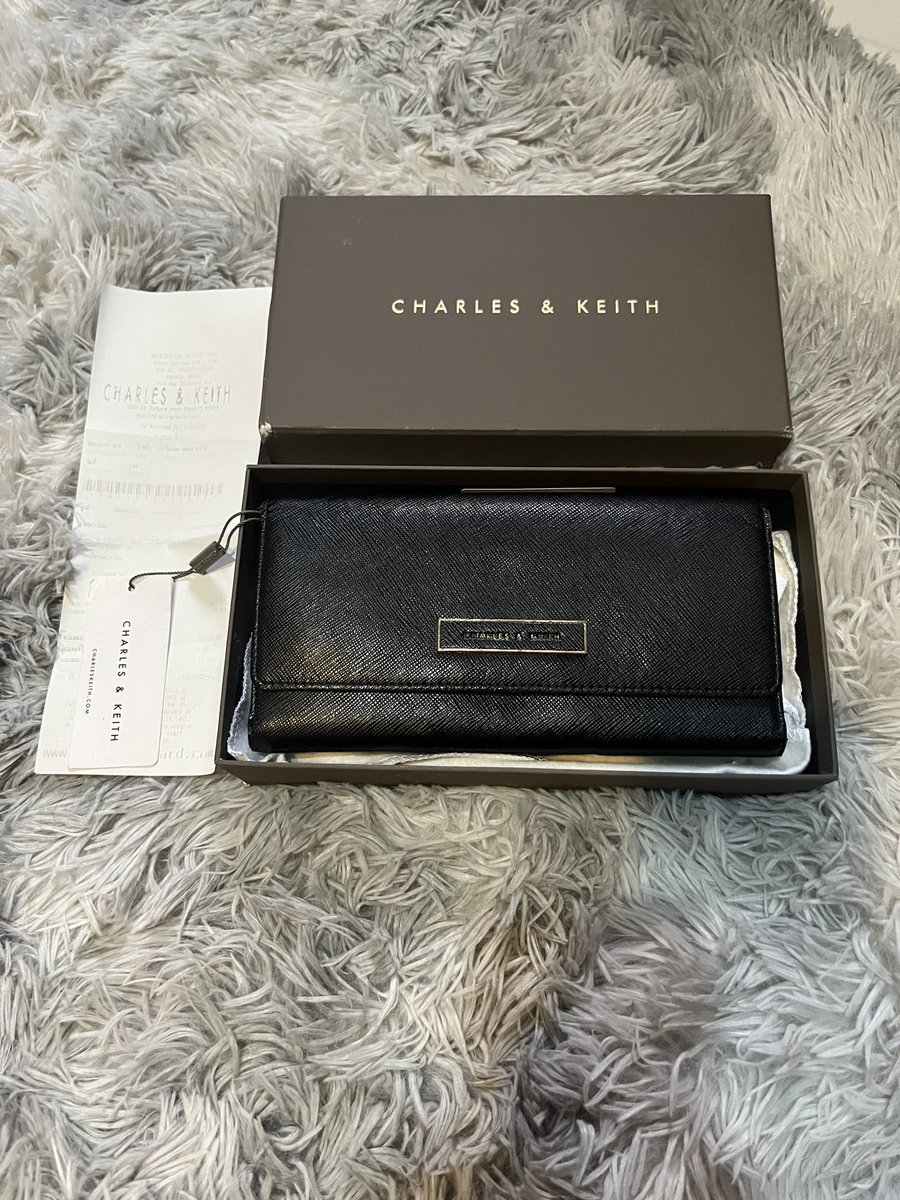 p_chxng's tweet photo. 🌥 Charles&amp;Keith กระเป๋าตังค์ 
 Sale‼️700฿ รวมส่ง 

แถมอปกครบทุกอย่างใบเสร็จด้วย
ป้ายยังไม่ดึงออกเลยค่ะแม๊

สนใจ DM มาถามก่อนได้ค้าบ
ดูรูปเพิ่มเติมได้

#เครื่องสําอาง #YSL #เสื้อผ้ามือสอง #คสอพร้อมส่ง #ส่งต่อคสอ #ส่งต่อเสื้อผ้า #คสอ #HowtoPerfect #CharlesKeith https://t.co/LPEwOgR4Rl