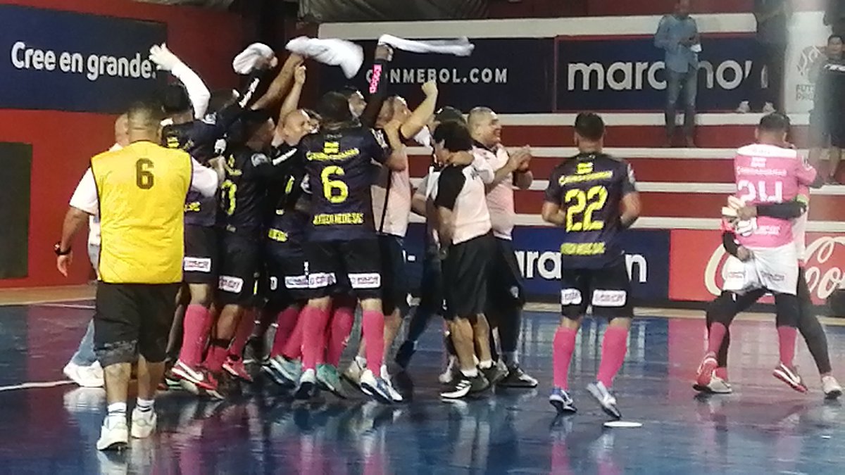 Perú Futsal tweet media