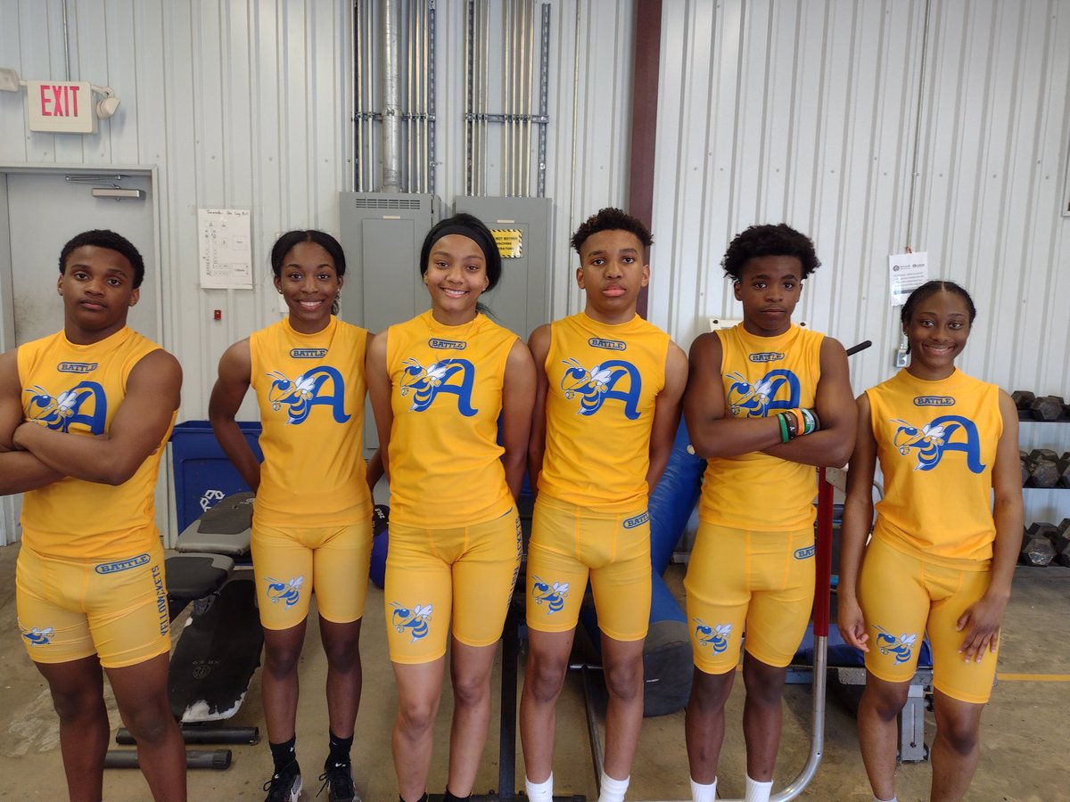 Alicevilletrack's tweet photo. Track season is upon us! Can't wait to compete this weekend in Tuscaloosa. #jacketfast https://t.co/pSfpEc0Dvq
