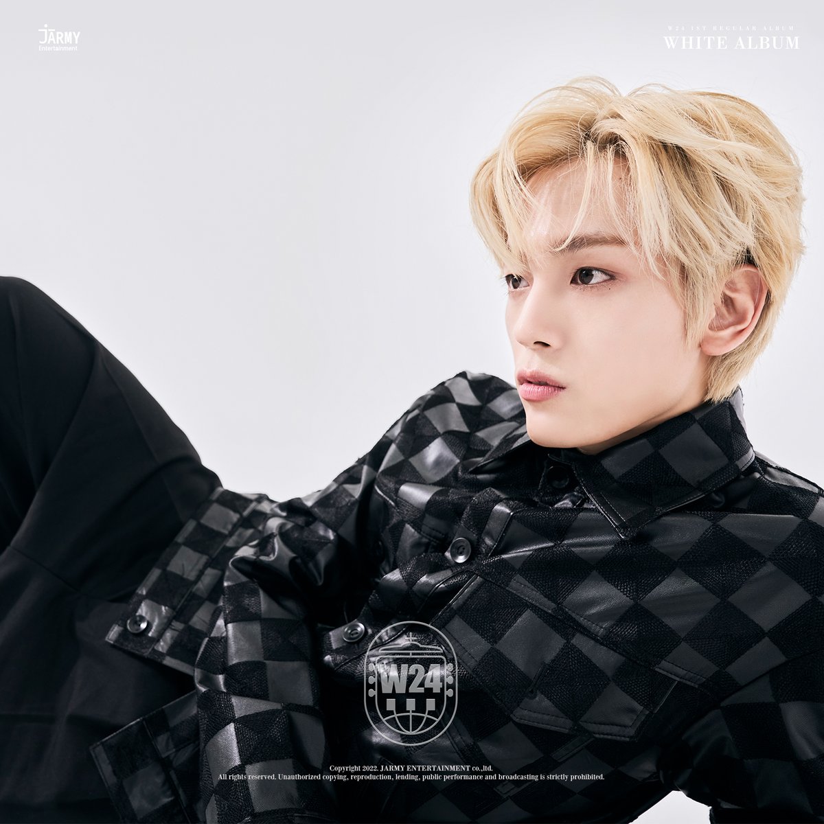 Band_W24hours's tweet photo. [W24] 1st Regular Album <WHITE ALBUM>

Concept Photo #4 JONG GIL

#W24 #1stRegularAlbum #WhiteAlbum #Jonggil #Howon #Aaron #Yunsoo #종길 #호원 #아론 #윤수 https://t.co/J0NK61iPUW