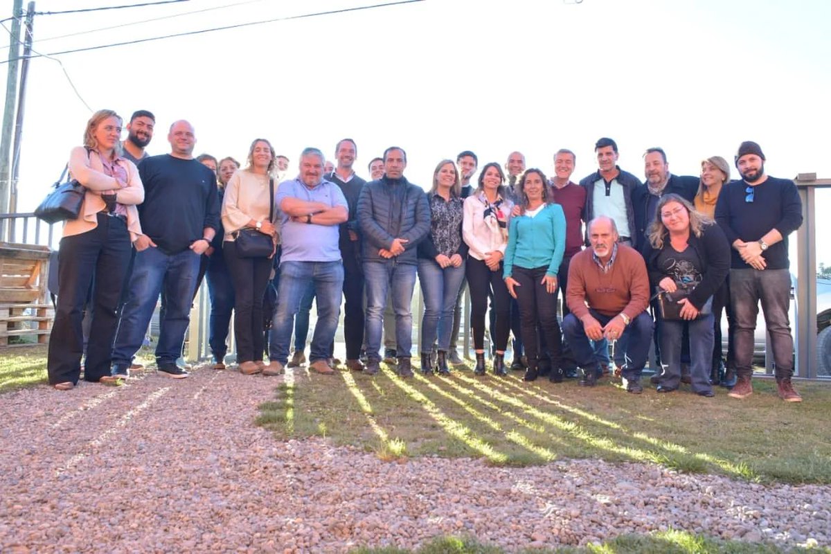 diancomch's tweet photo. Nuevo encuentro de la Mesa Provincial de @JxCRioNegro en #DinaHuapi junto a los presidentes de la CC-ARI, el PRO y la UCR y referentes de la zona andina, en donde reafirmamos nuestra voluntad de construir un proyecto provincial para Río Negro. 💪 #JuntosPorElCambio https://t.co/V4crvdVr5O