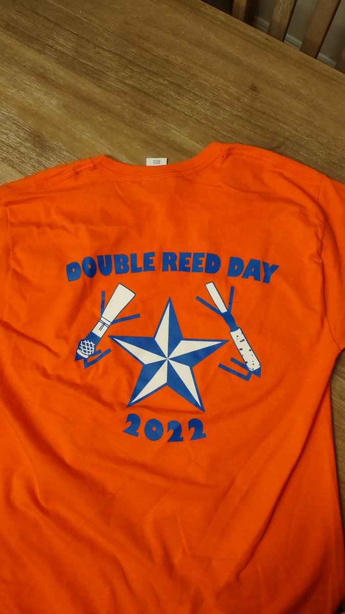 DrawsAndie's tweet photo. Finalized design!!! So happy to see it in person https://t.co/XtOrRzcl8U