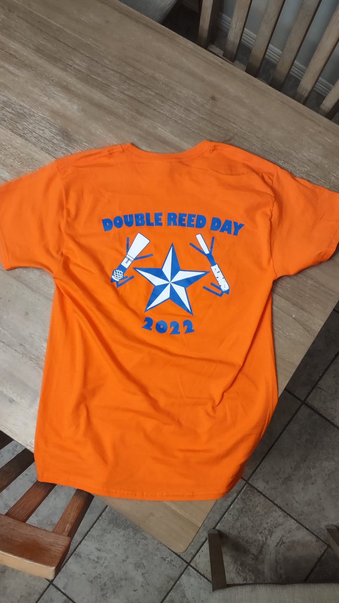 DrawsAndie's tweet photo. Finalized design!!! So happy to see it in person https://t.co/XtOrRzcl8U