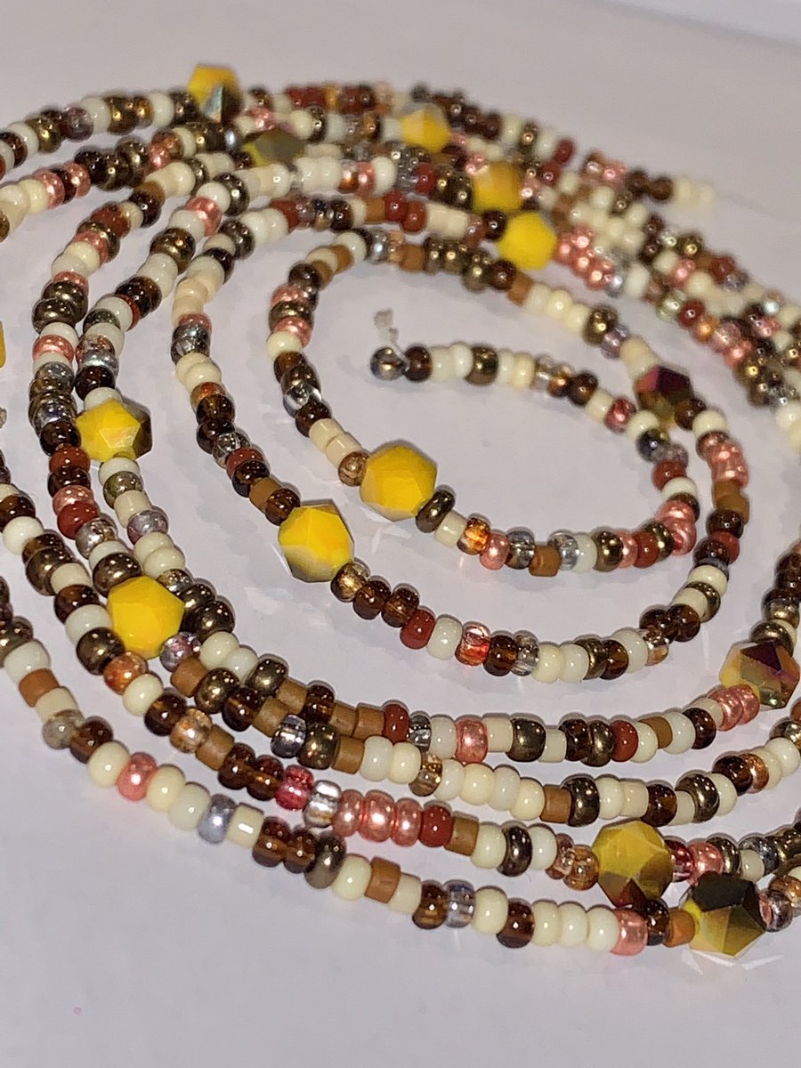 quagmireheadass's tweet photo. Waist beads!!! Single $8 or 3/$20! Regular postage or $7 for tracked shipping! #beadwork #waistbeads #handmade #Trending #SummerVibes https://t.co/AkN7H9bYT7