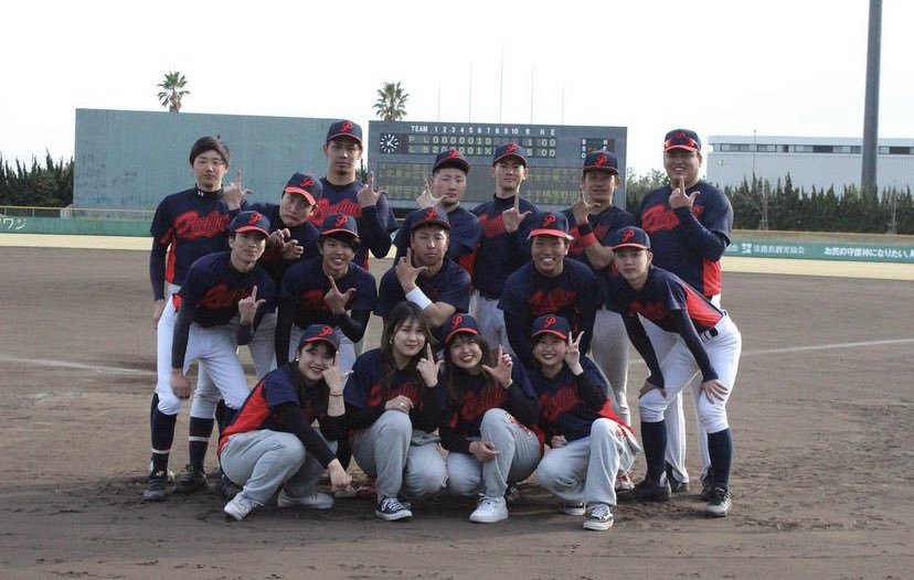 portlinersdesu's tweet photo. 新入生歓迎会を近々行いたいと思っております！

神戸学院大学に入学してから野球サークルに入りたいと考えている人は是非dmしてください！
新入生グループを作りたいと考えていますので、どしどし送ってきてください😁

＃春から神戸学院
#神戸学院大学
＃野球サークル https://t.co/Xa7n7fiXLu