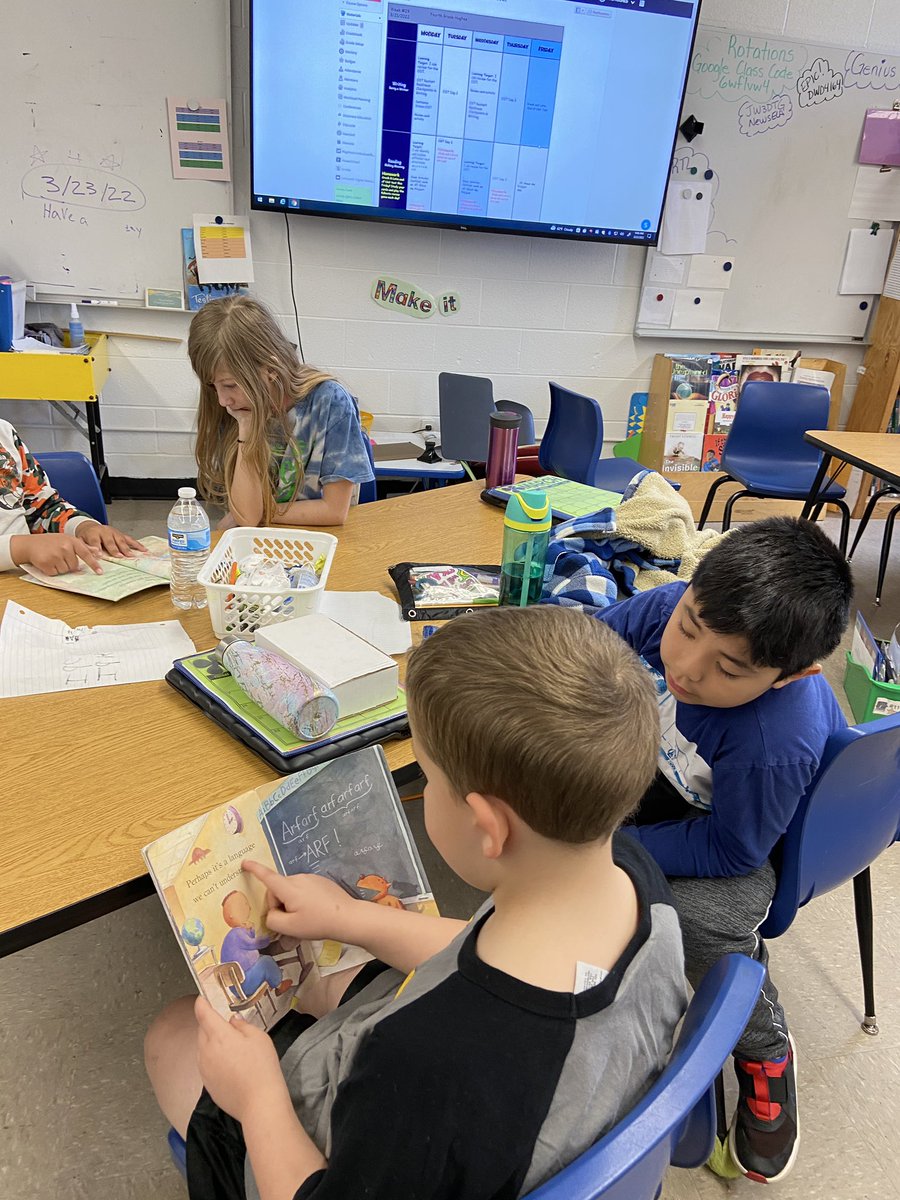 Merwin4team's tweet photo. 1st gr Book Buddies! @MerwinMustangs @WestCler #LoveWC https://t.co/ITNBoccszz
