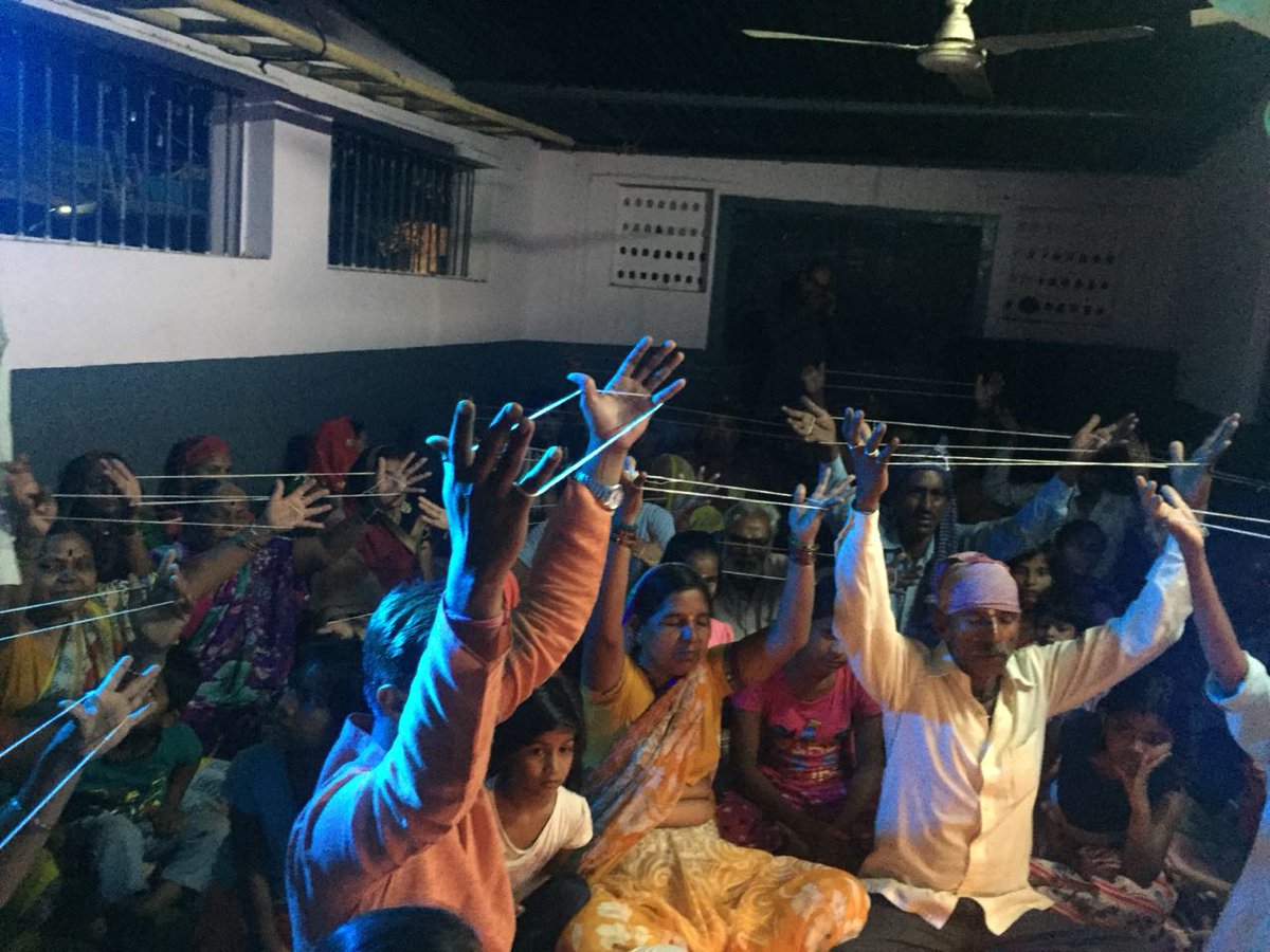 agniveer's tweet photo. Agniveer's #HinduEktaYajna unites all Hindus irrespective of Jati, gender, etc as one pariwar. Our #JaneuForAll is aimed at bringing back all to Satvik Dharmic living with initiation. Caste is a foreign concept. Brahmin, Shudra, etc have nothing to do with birth. Help us unite🙏🏻 https://t.co/BkbgOSJGug