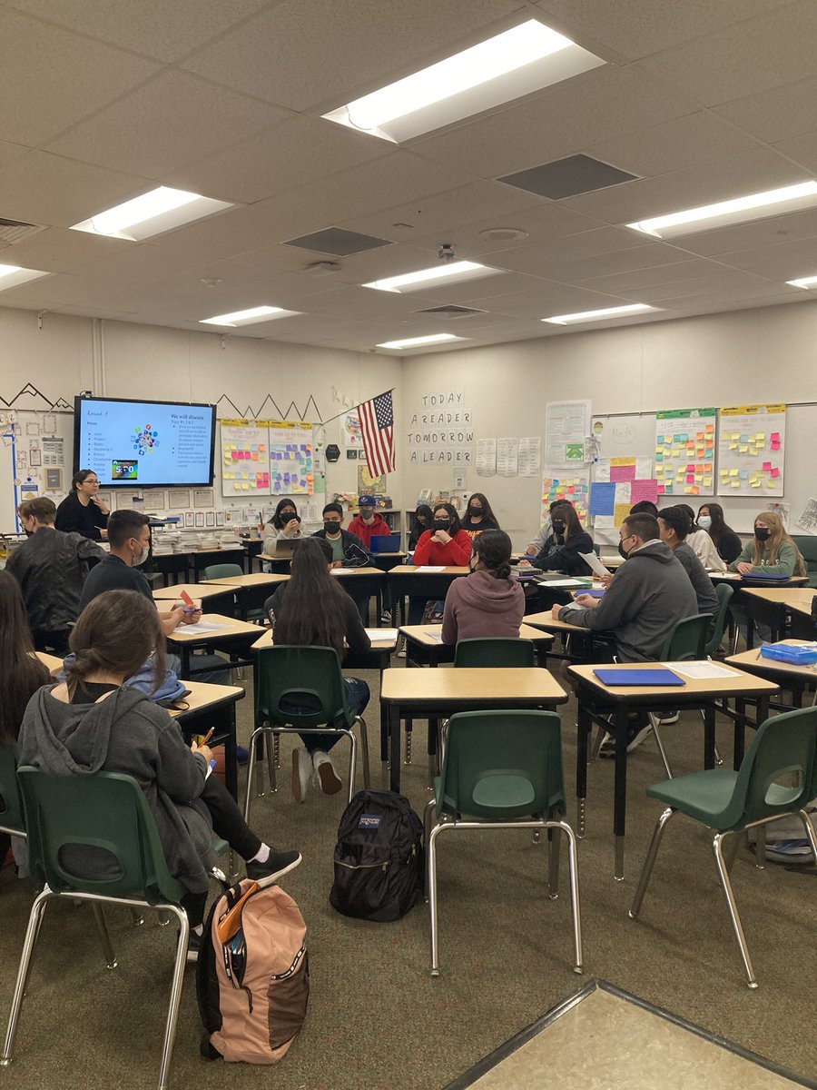 The_Mr_Medina's tweet photo. #BSDIMPACT day 3: Had the pleasure of observing a Socratic Seminar in @karen_h73 class and the student engagement and discourse were exceptional!  There was a line for the “hot seat” #ItTakesAllOfUs #SummitBears https://t.co/3Vk8RwF4K0