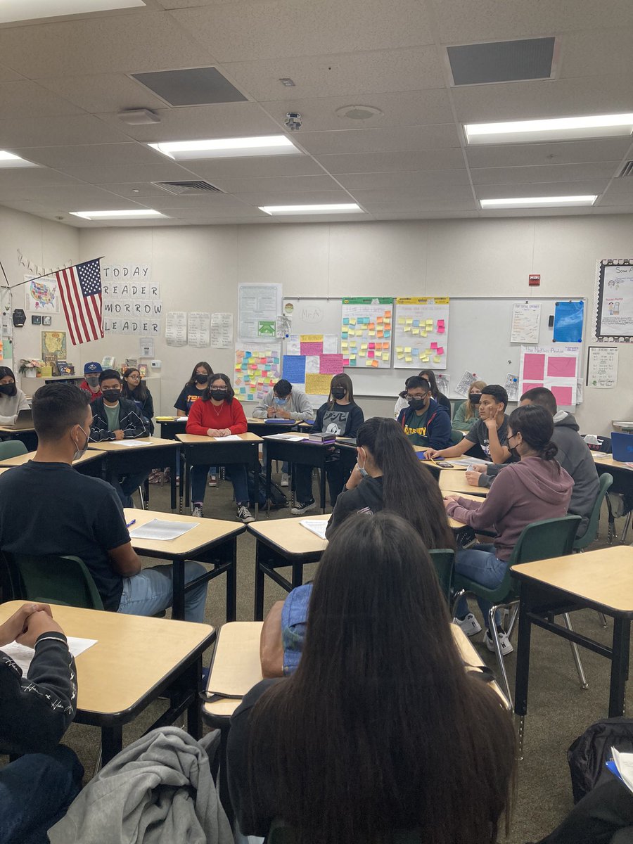 The_Mr_Medina's tweet photo. #BSDIMPACT day 3: Had the pleasure of observing a Socratic Seminar in @karen_h73 class and the student engagement and discourse were exceptional!  There was a line for the “hot seat” #ItTakesAllOfUs #SummitBears https://t.co/3Vk8RwF4K0