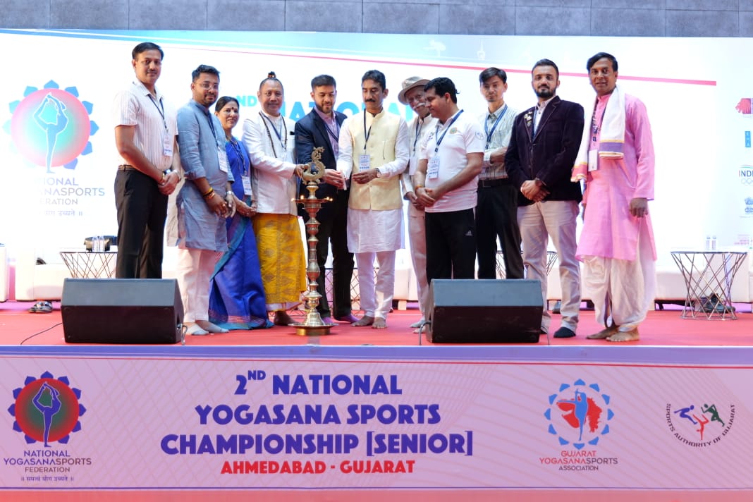ikashyapjani's tweet photo. कल Transjedia Arena में दूसरी राष्ट्रीय योगासना स्पोर्ट्स प्रतियोगिता का भव्य आयोजन किया गया जिसमें राष्ट्रीय योग महासंघ के अध्यक्ष उदितभाई सेठ जी के साथ उपस्थित रहकर कार्यक्रम देखने का अवसर मिला।
#nysf #gysf #uditsheth #sports #yogasan #yoga #kashyap4nation https://t.co/69v146Mxwu