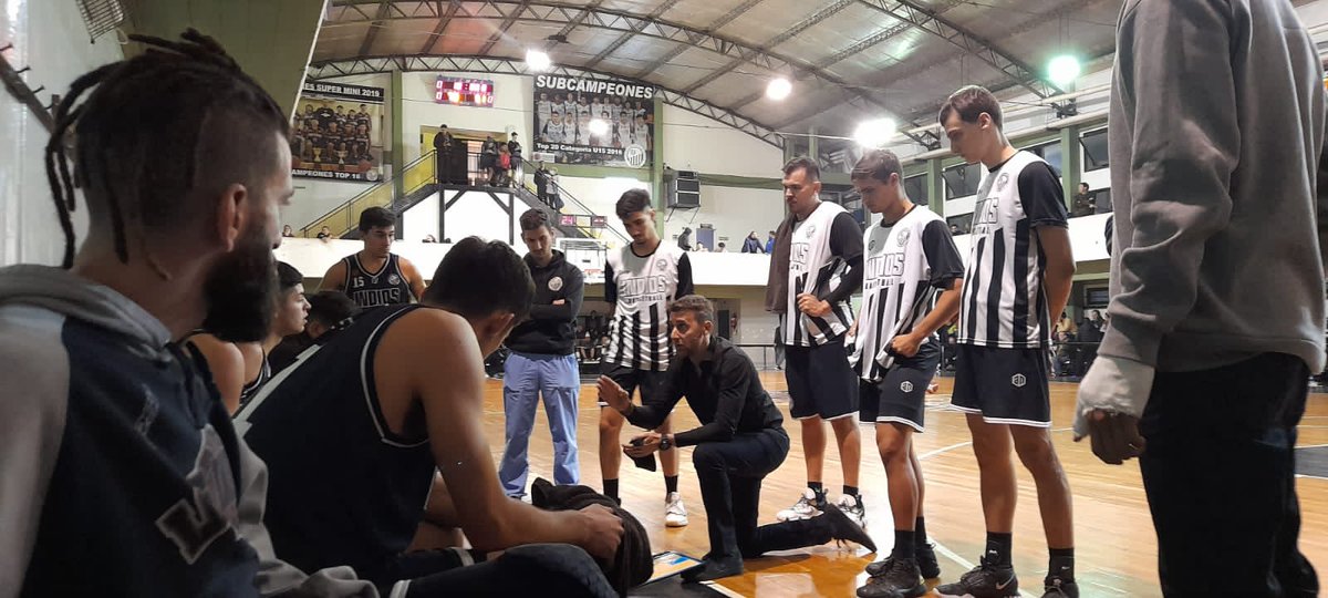 #LaLigaFederal | División Buenos Aires-FeBAMBA

Reafirmando su condición de candidato, <a href="/clublosindios/">Club Los Indios</a> se impuso a <a href="/HuracanSJ/">HuracanSJ</a> de principio a fin.

✍️argentina.basketball/liga-federal/n…