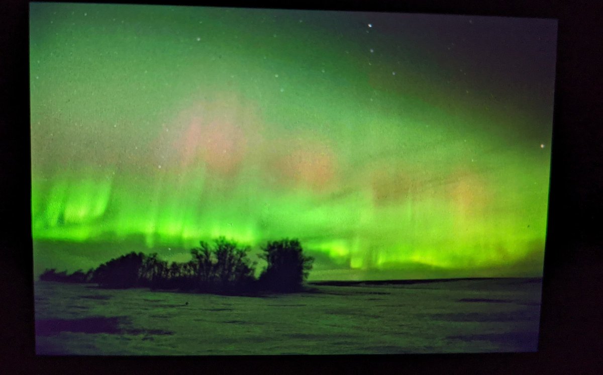 RathrBStrmChsng's tweet image. Active display with red colour for half hour until now, still ongoing but weaker at 0345Z from central #Saskatchewan. @TweetAurora @TamithaSkov #backofcamera #AuroraBorealis #NorthernLights #solarstorm