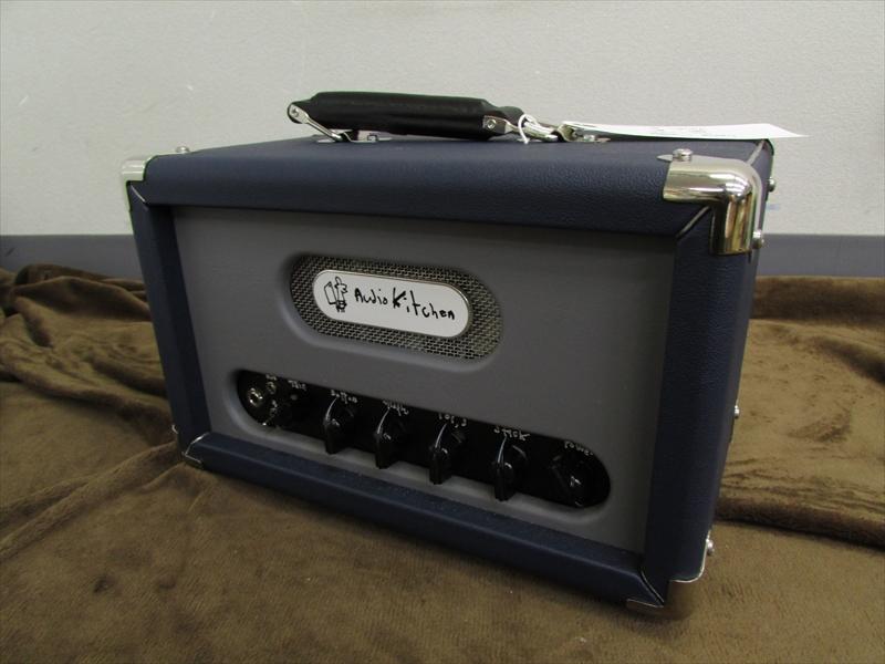 apollonmusic's tweet photo. 実はJeff Beckのうしろにも・・・ #audiokitchen #guitaramp https://t.co/AUZY5nyYfA https://t.co/lv0kamZjl8
