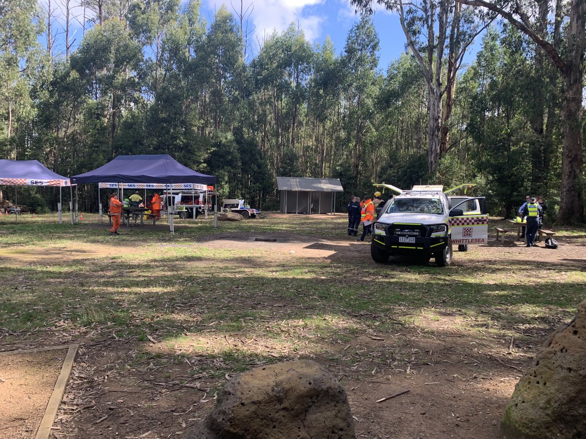 Police and emergency crews at Mount Disappointment near where a helicopter with five people onboard crashed. The crash site has been located ⁦@SBSNews⁩