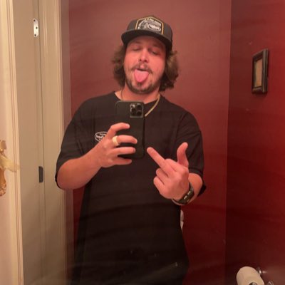 daxbess's tweet photo. #NewProfilePic #fuckyou https://t.co/MR9thrpWgv