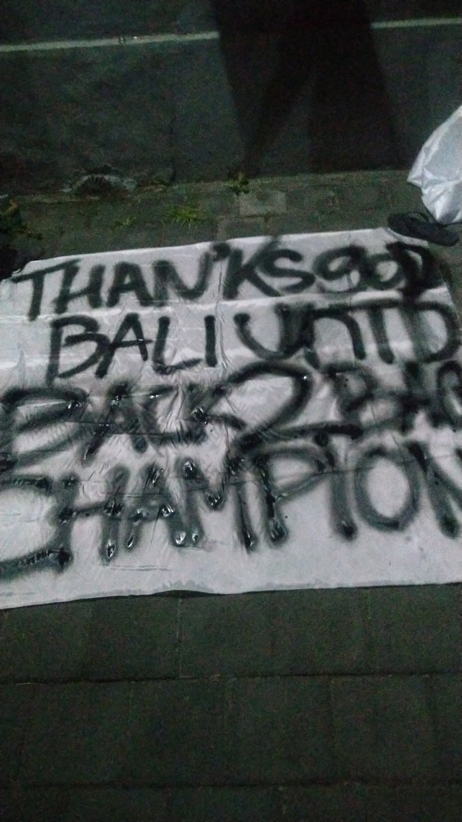 basewallboys12's tweet photo. ✊ https://t.co/AKJr85Hyry